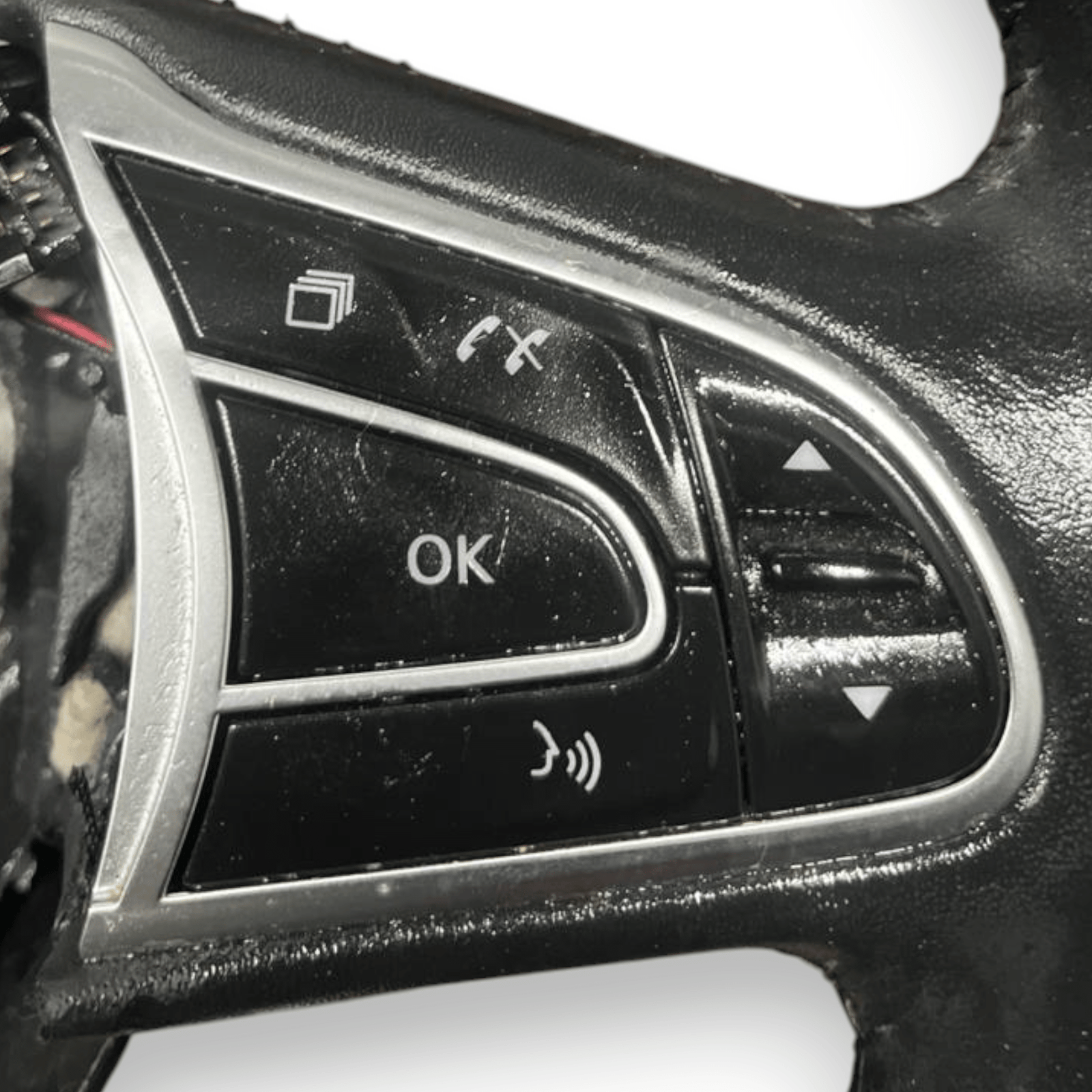 Volante / Sterzo in Pelle Renault Megane IV (2015 - ) cod: 6235699 - F&P CRASH SRLS - Ricambi Usati