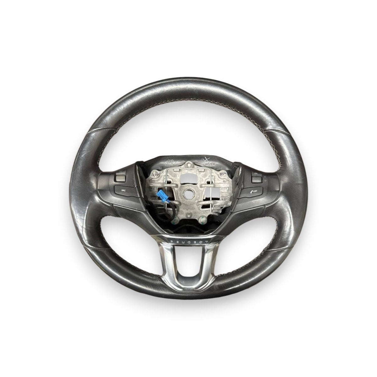 Volante / sterzo peugeot 208 Cod: 86758803 (2013 - 2019) - F&amp;P CRASH SRL - Ricambi Usati