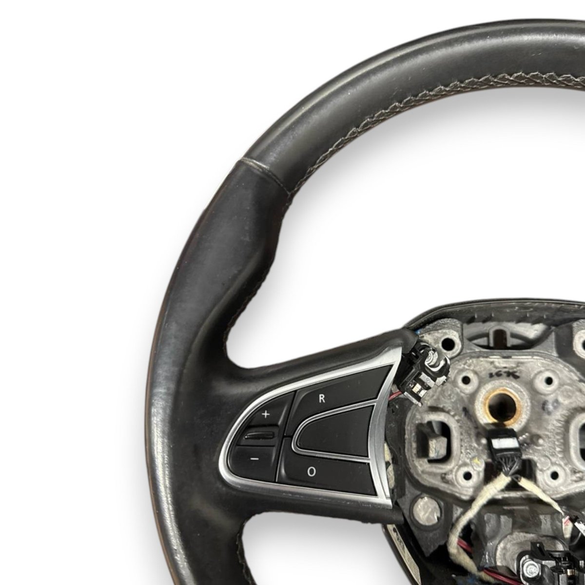 Volante / sterzo renault kadjar Cod: 484003952r (2015 - 2022) - F&P CRASH SRLS - Ricambi Usati