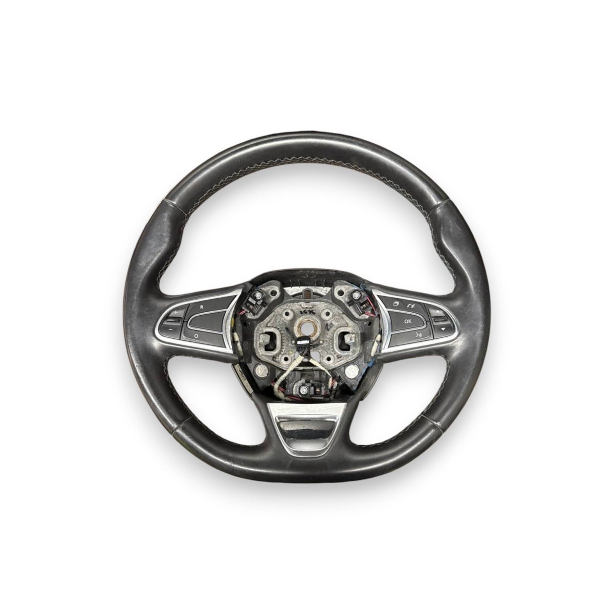 Volante / sterzo renault kadjar Cod: 484003952r (2015 - 2022) - F&P CRASH SRLS - Ricambi Usati