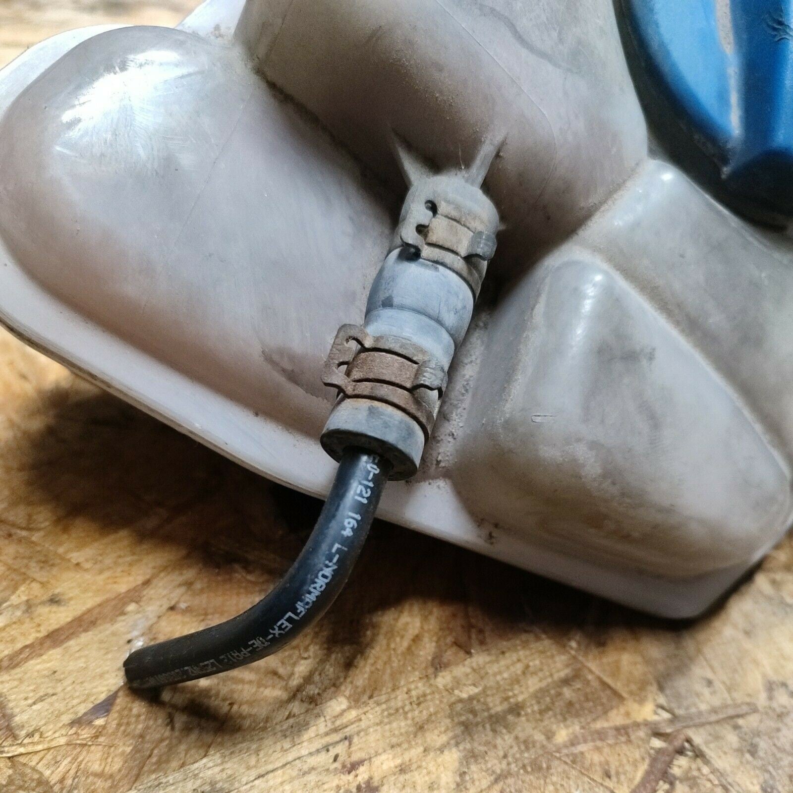 AUDI A8 D3 DIESEL 2003-2009 Serbatoio Liquido Di raffreddamento Radia 4E0121403E - F&P CRASH SRLS - Ricambi Usati