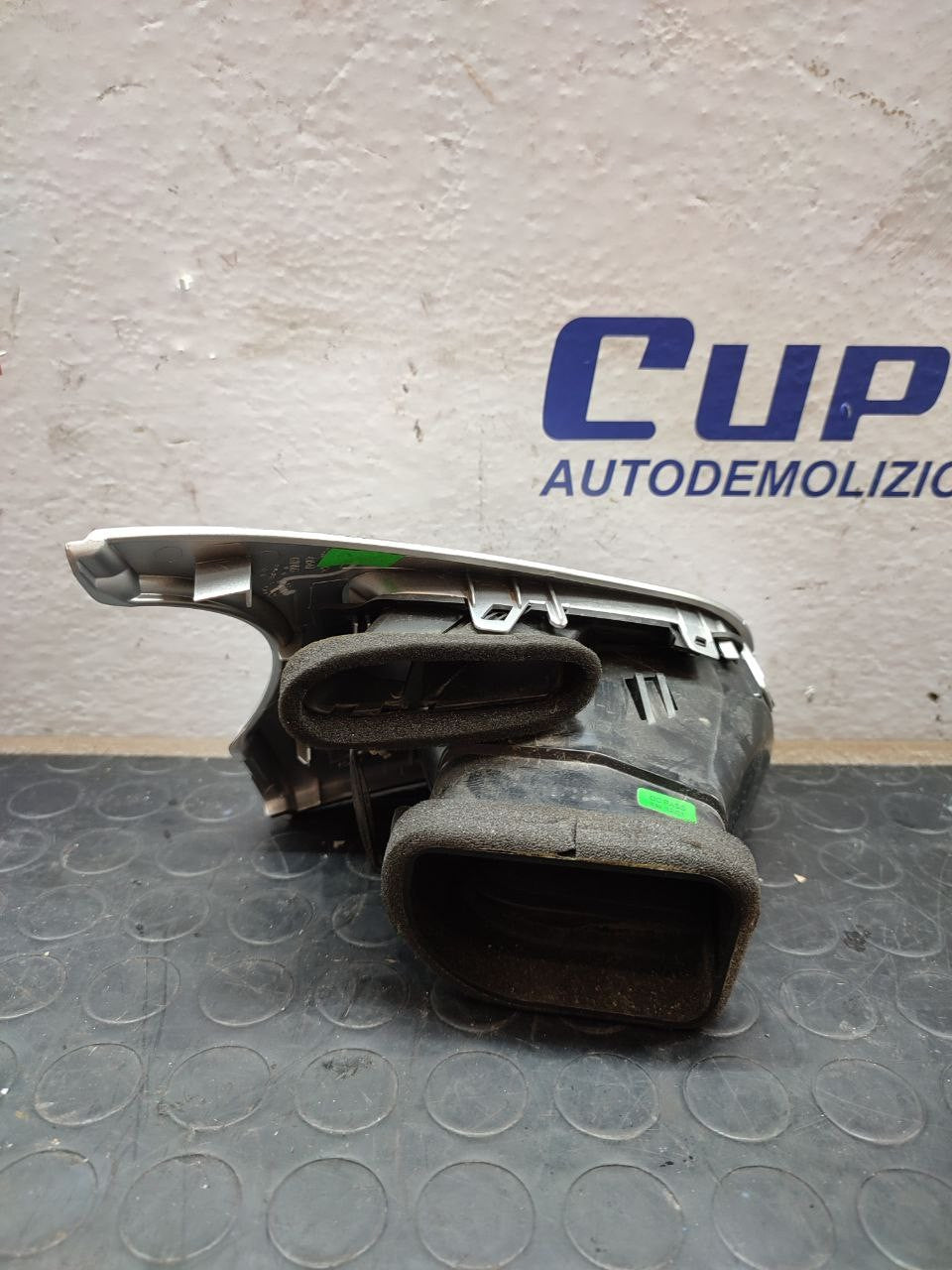 Bocchetta areazione destra CITROEN C3 (2010) cod: 96857498zd
